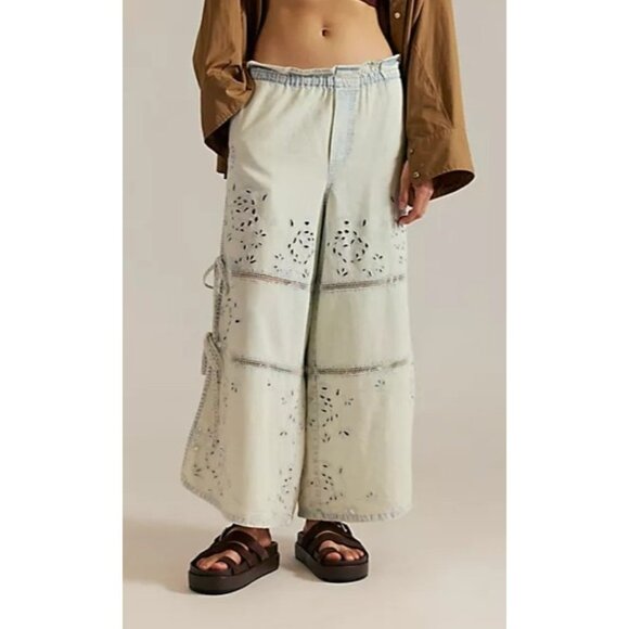 Free People Day Break Jeans Womens XL Boho Chic Baggy Eyelet Y2K Fairy Charming - Picture 1 of 9